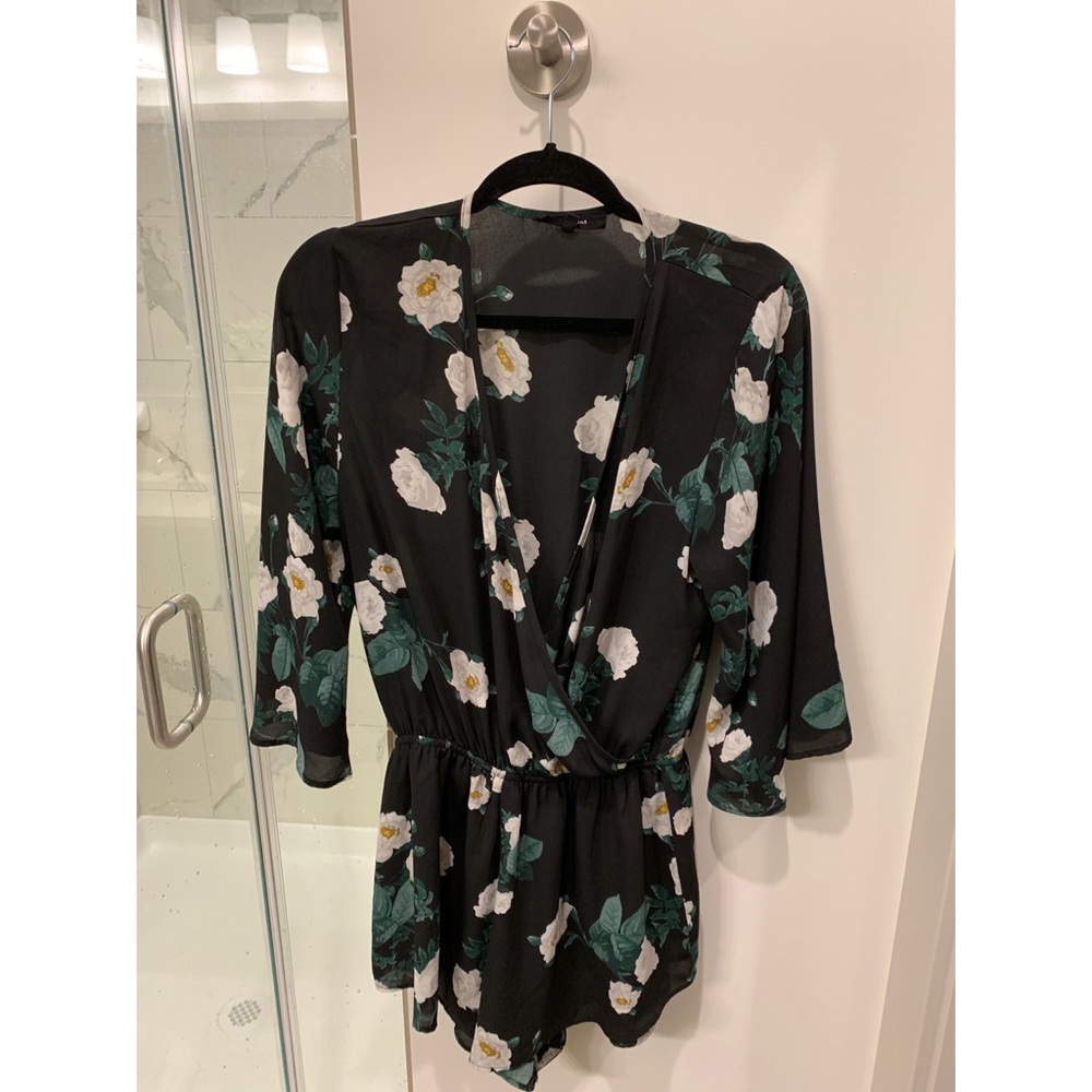 NWOT Floral Romper 🖤